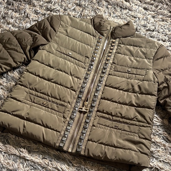 Women's Olive Puffer Jacket - Picture 4 of 9